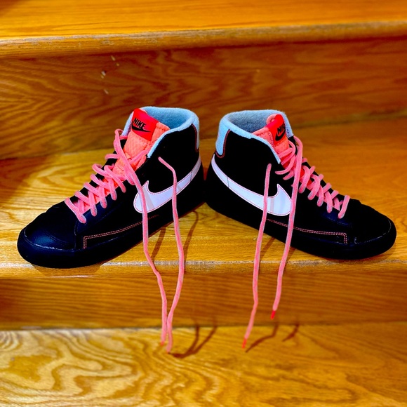 Nike Blazer Mid 77 - Picture 1 of 5